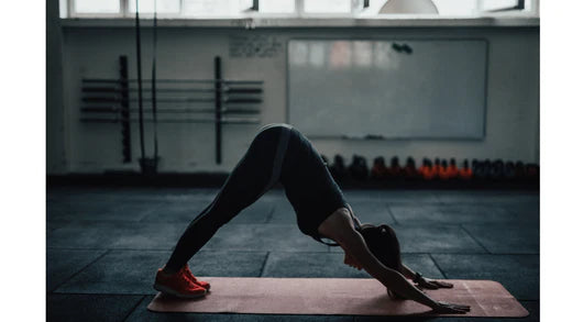 Strength Training and Stretching: The Secret Sauce for Runners 💪🧘♂️